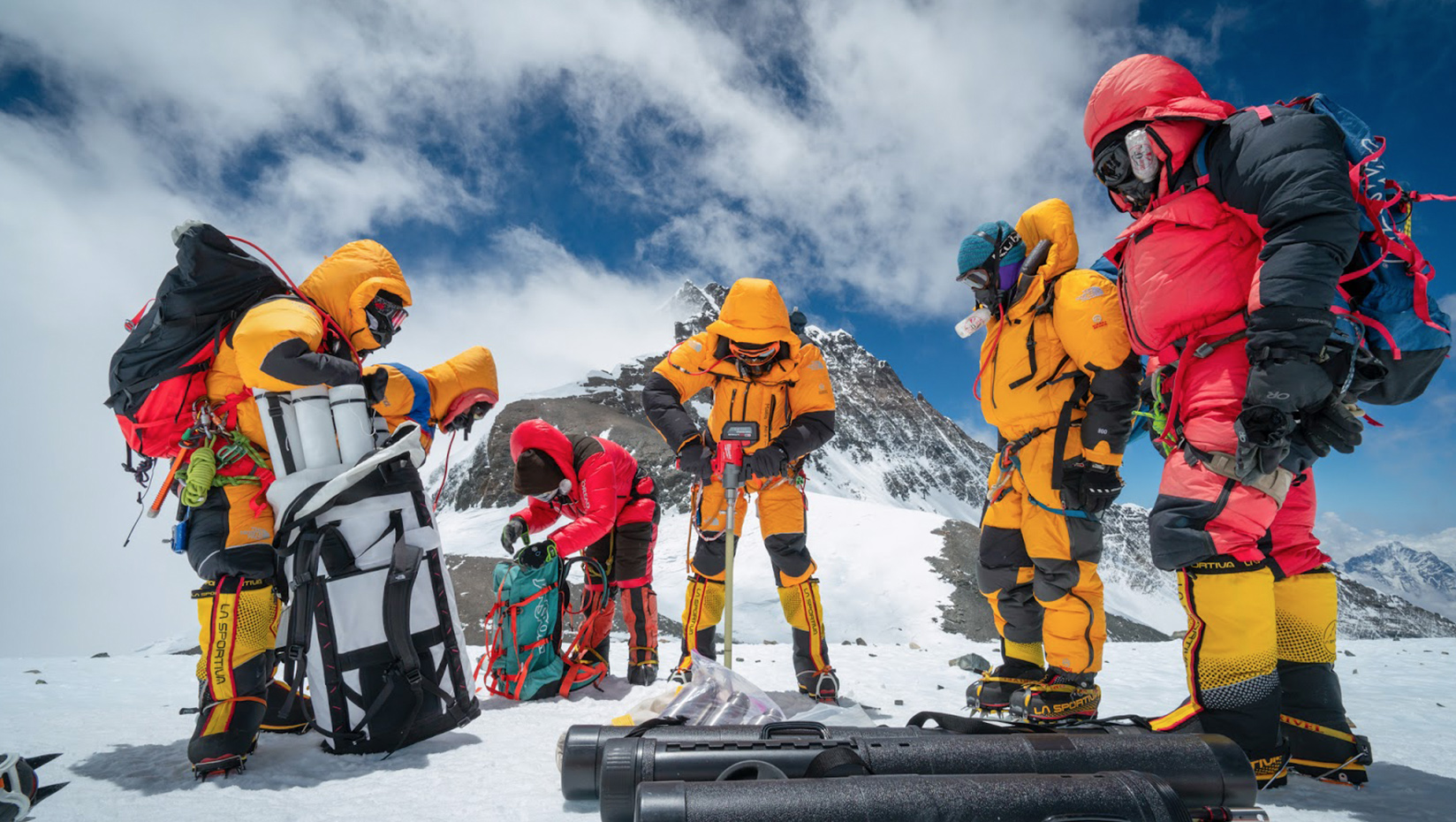 Everest&nbsp;zirvəsində şahmat yarışı &nbsp;- tarixdə ilk dəfə